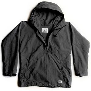 DYER&JENKINS
Packable Anorak Jacket in Black size XL
